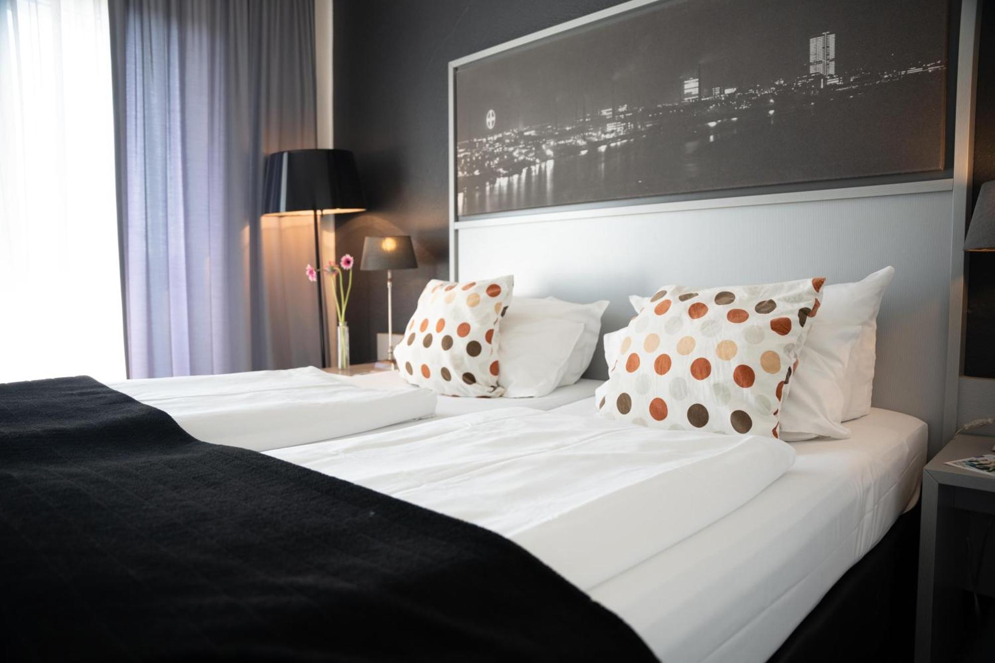 Hotel Medo Koeln Bagian luar foto
